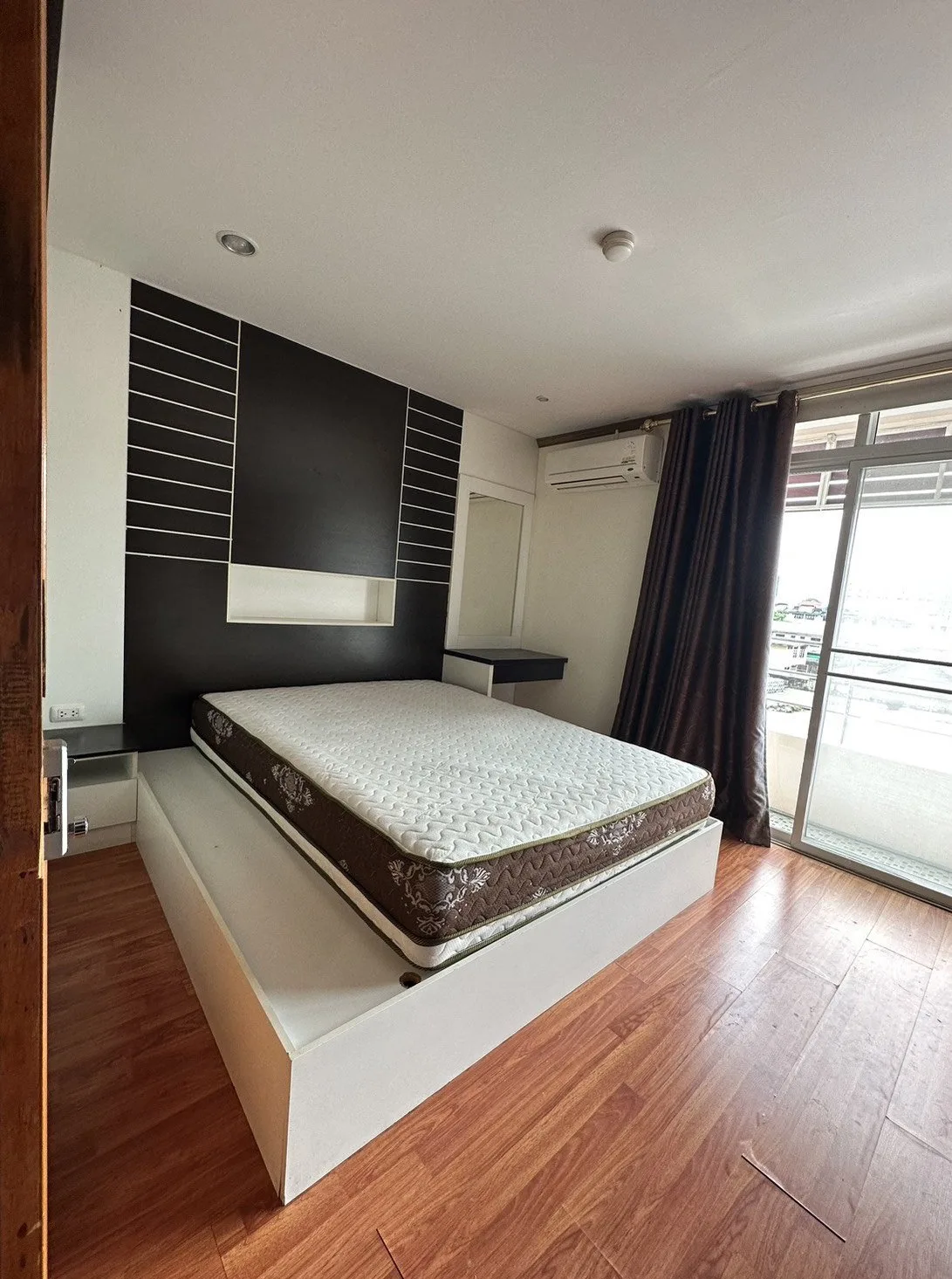 ห้องชุด คาร์พิเดี้ยม คอนโด ทาวน์ (A) [ชั้น 3]
