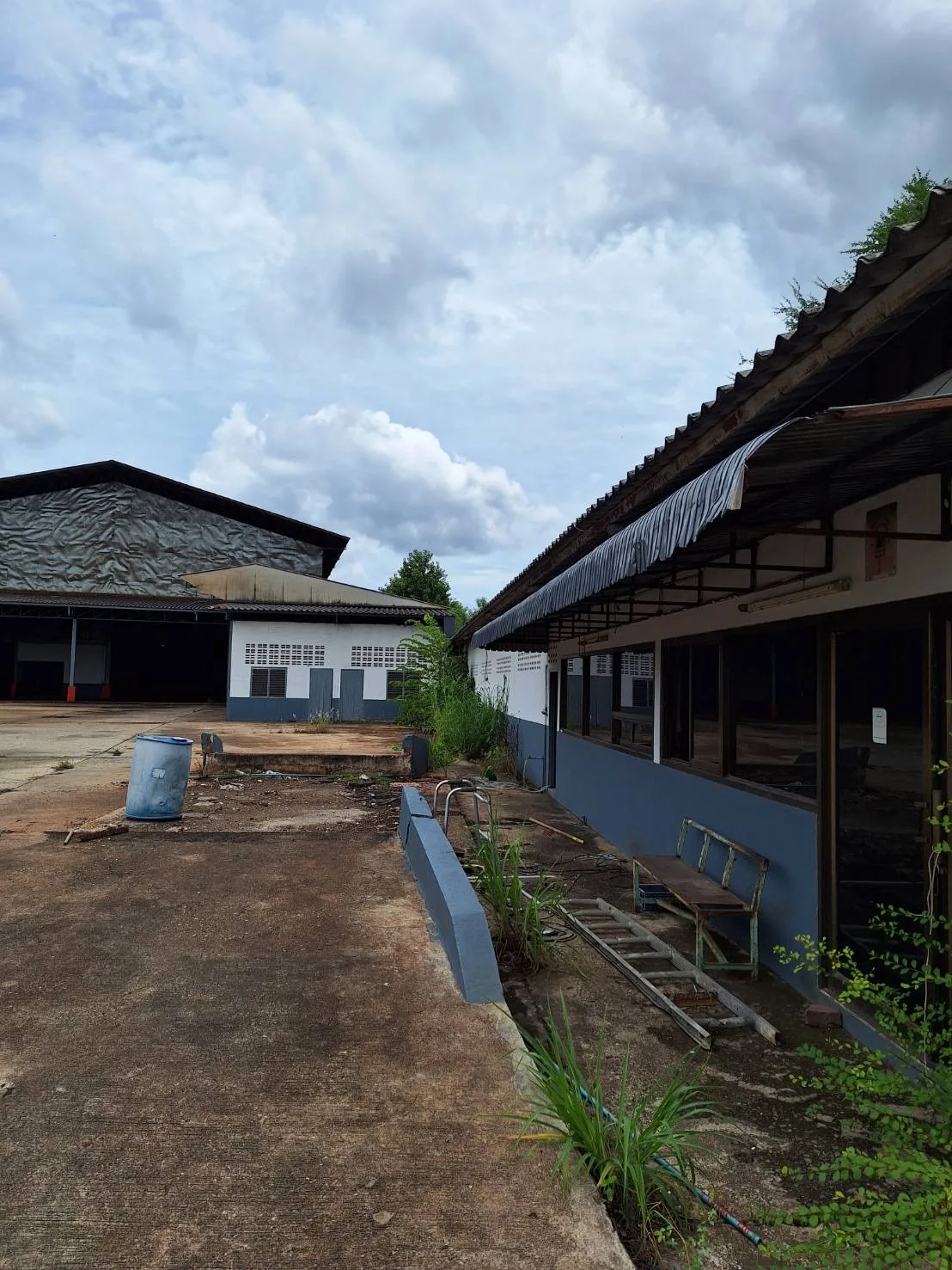 อาคารสำนักงาน บ้านบึง-ชลบุรี
