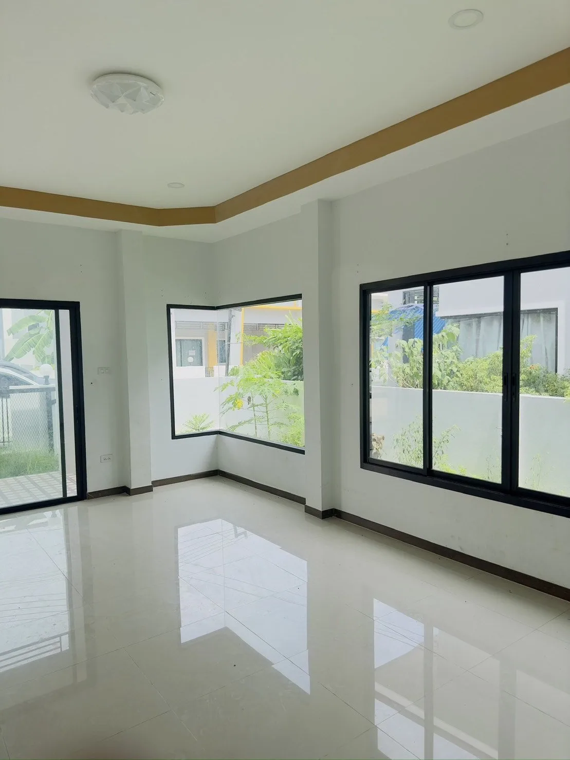บ้านแฝด เดอะคันทรี โมเดิร์นโฮม 2 ชากอ้อย ปลวกแดง-ระยอง