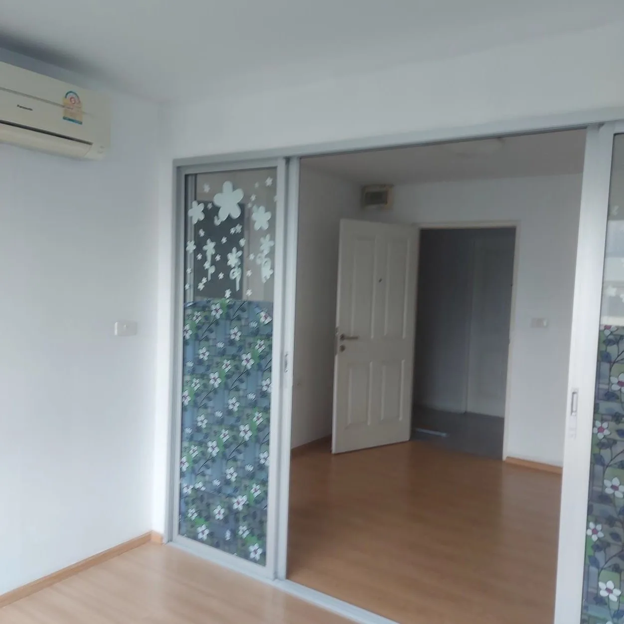 ห้องชุด ดี คอนโด รัตนาธิเบศร์ [ชั้น 5 อาคาร D]