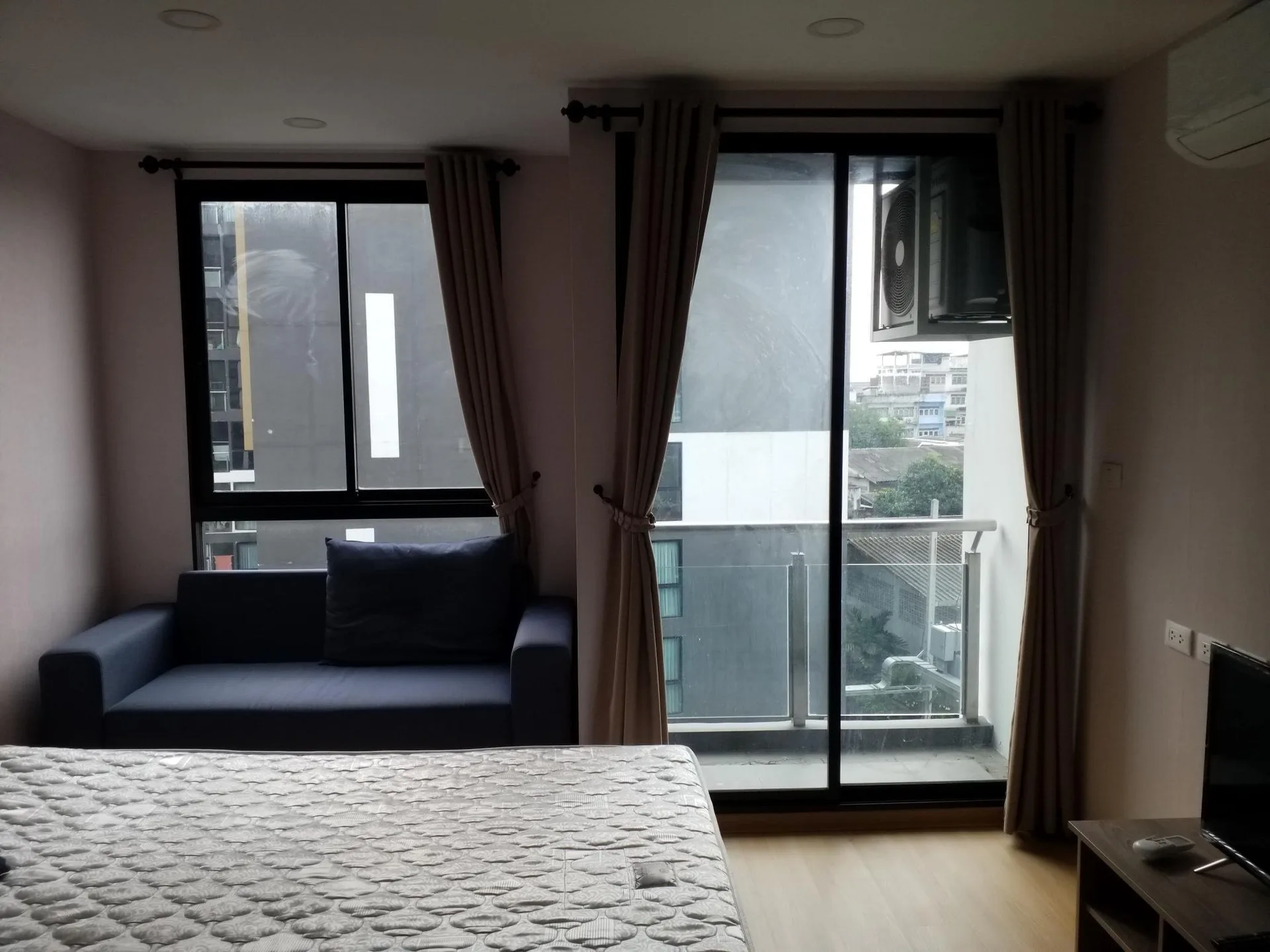 ห้องชุด แบงค์คอก ฮอไรซอน @สถานีเพชรเกษม 48 [ชั้น 5 อาคาร A]