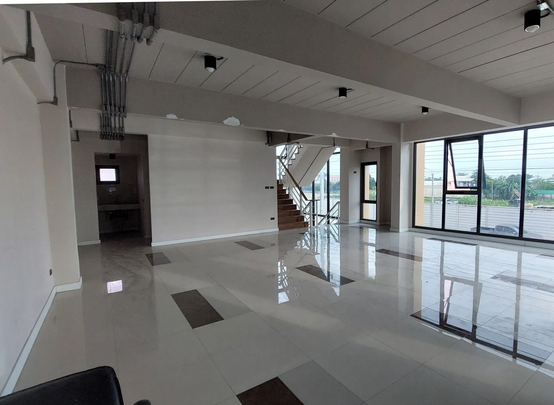 อาคารสำนักงาน สตูดิโอ 7 ลำลูกกา-ปทุมธานี
