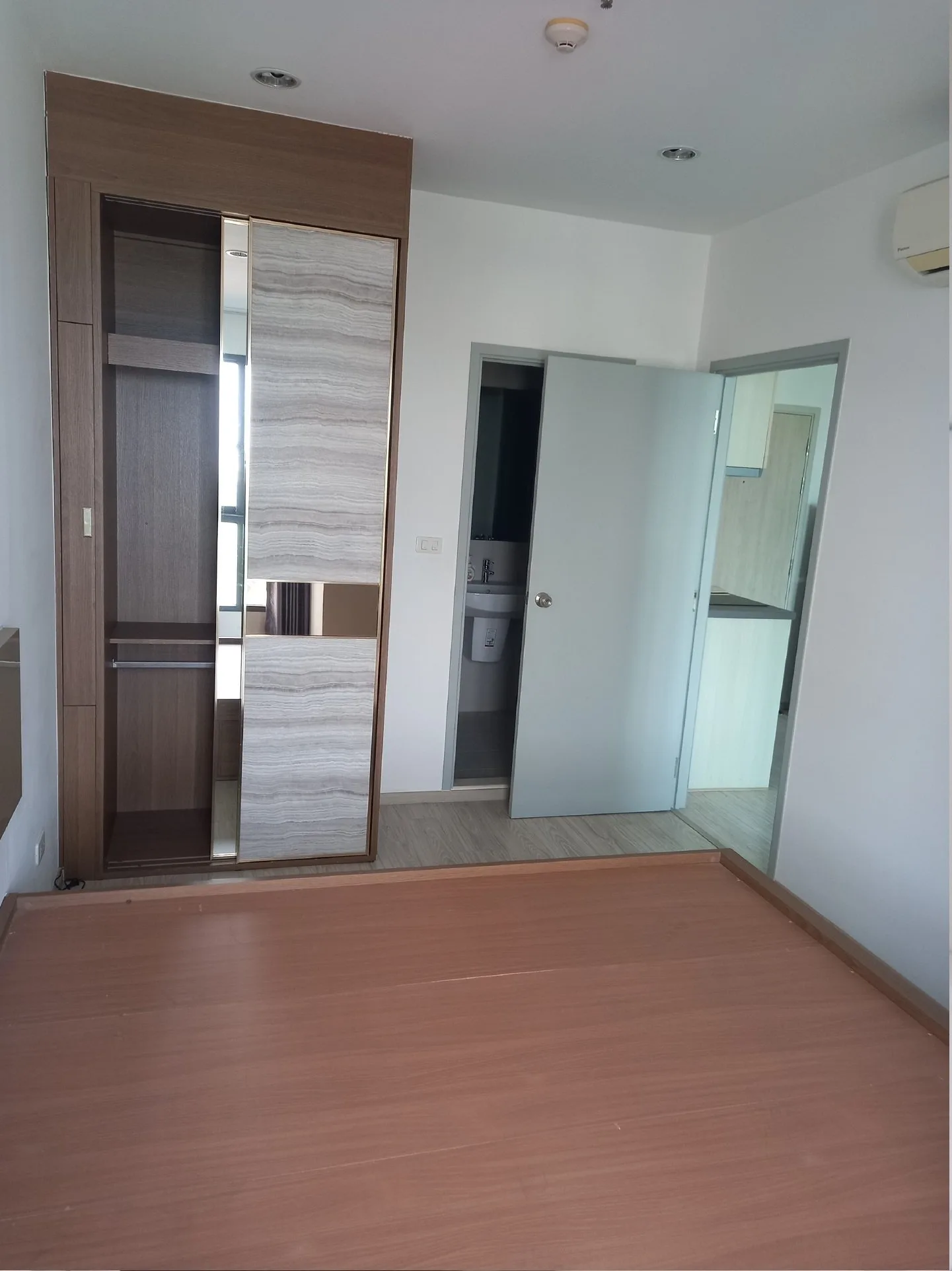 ห้องชุด ไอดีโอ โมบิ สุขุมวิท อีสท์เกต [ชั้น 11]