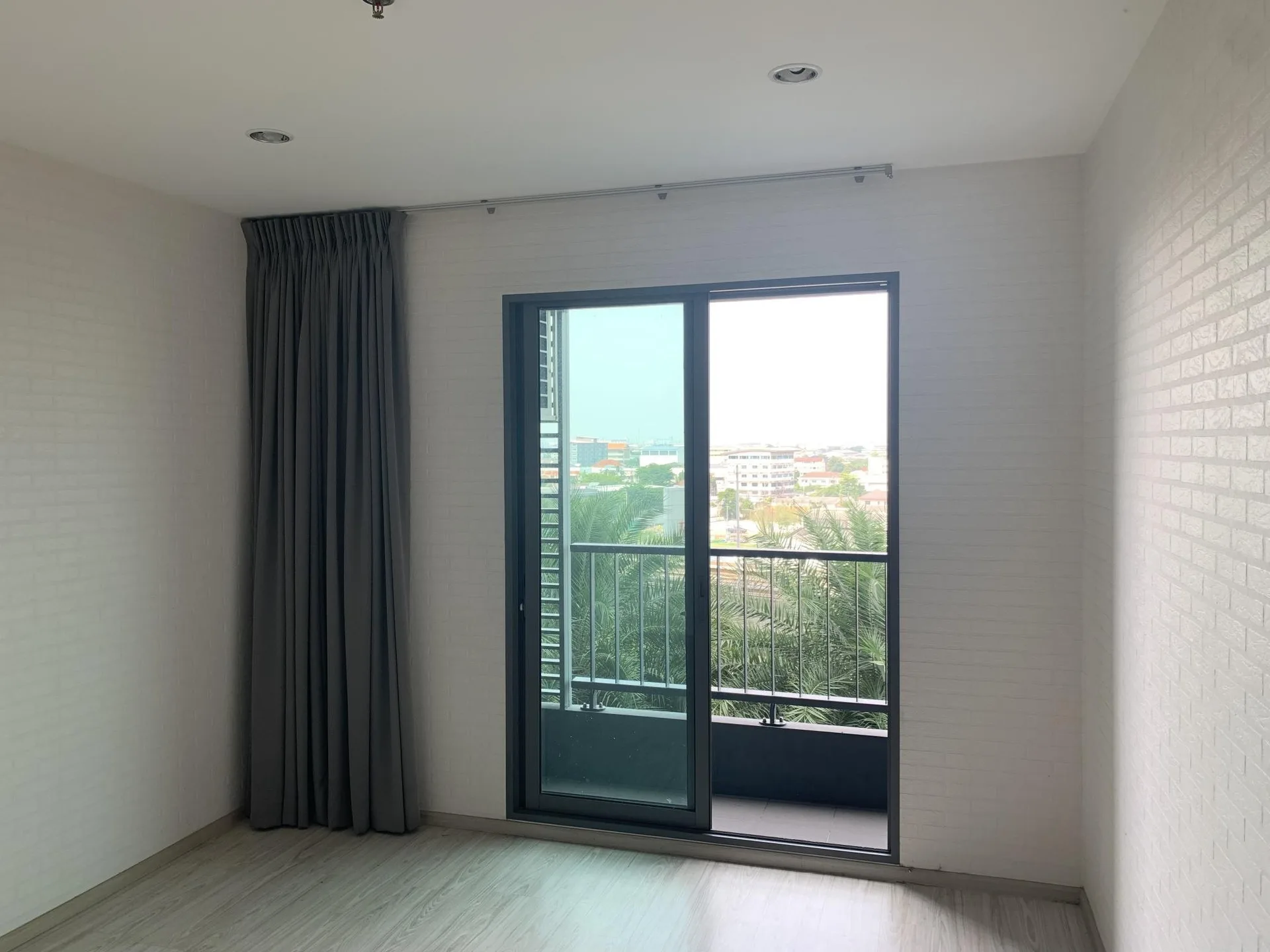 ห้องชุด ไอดีโอ โมบิ สุขุมวิท อีสท์เกต [ชั้น 11]