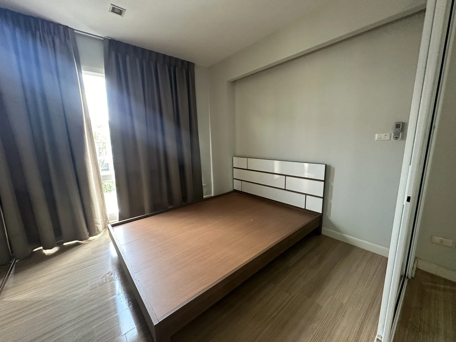 ห้องชุด เออบานี่ คอนโดมิเนียม [ชั้น 2]