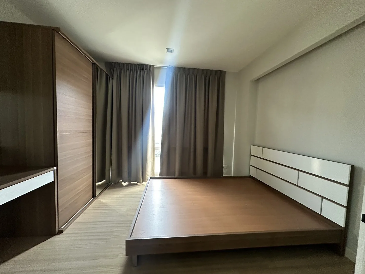 ห้องชุด เออบานี่ คอนโดมิเนียม [ชั้น 2]