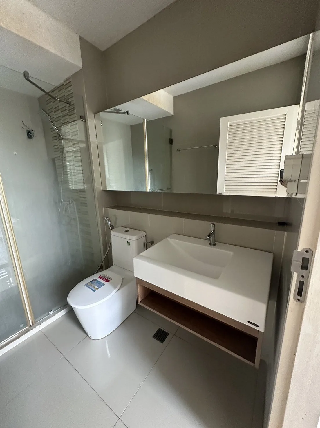 ห้องชุด เออบานี่ คอนโดมิเนียม [ชั้น 2]