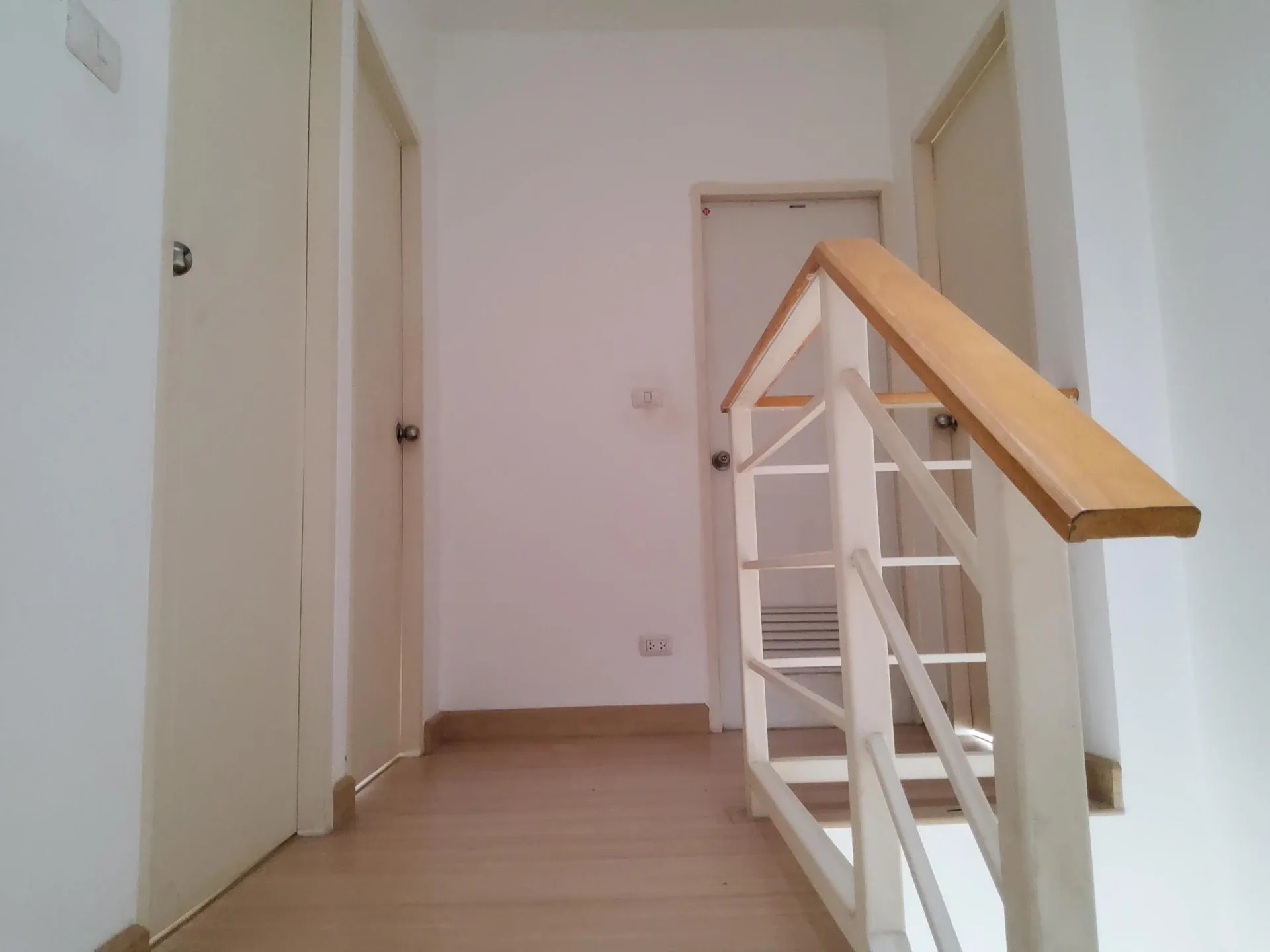 ทาวน์เฮ้าส์ ประภัสสร วิลล์ พานทอง-ชลบุรี