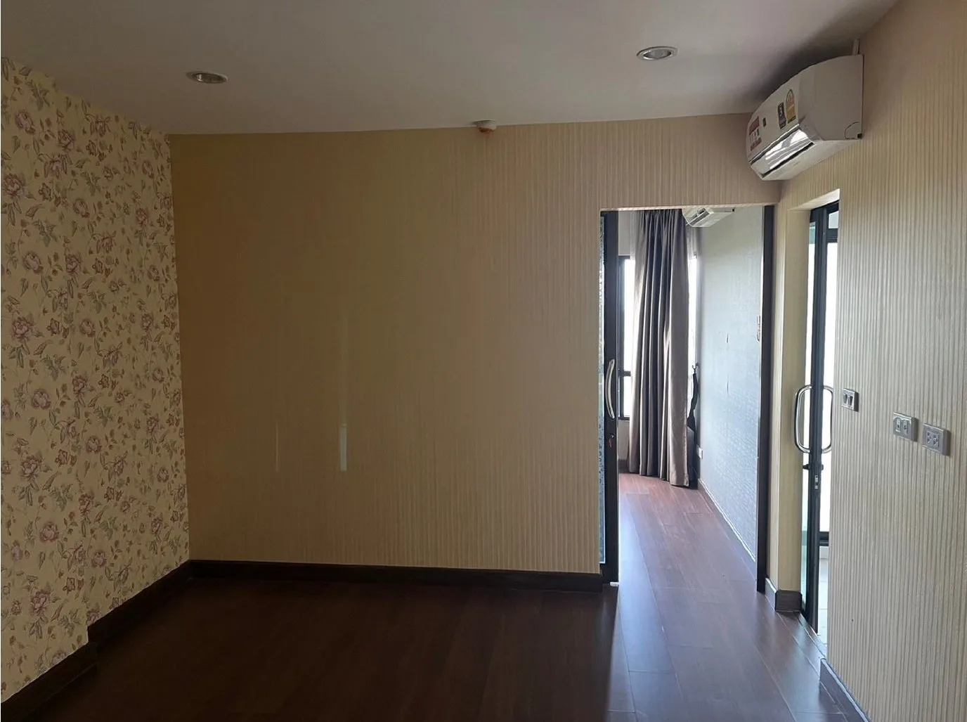 ห้องชุด โซซิโอ คอนโดมิเนียม [ชั้น 7]