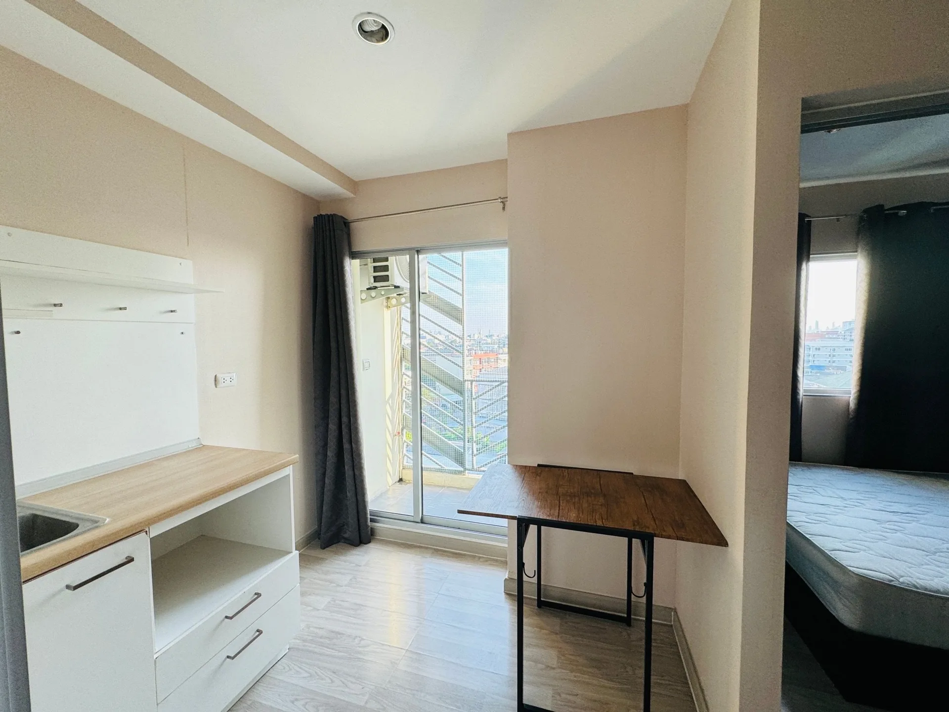 ห้องชุด เดอะไพรเวซี่ ลาดพร้าว-เสนา [ชั้น 8 อาคาร B]