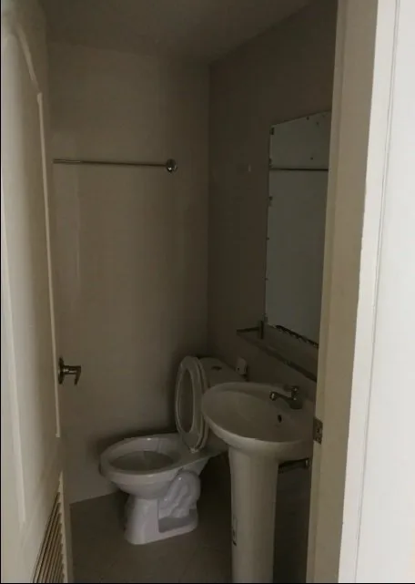 ห้องชุด เดอะกรีนเกรส บางแสน คอนโดมิเนียม [ชั้น 2]