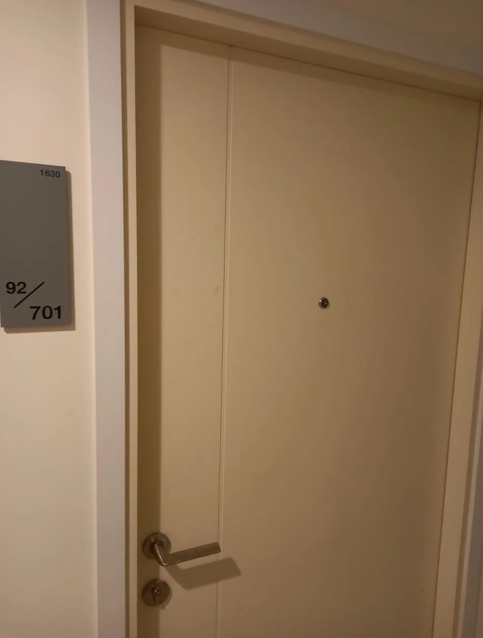 ห้องชุด เดอะทรัสต์ คอนโด แอท บีทีเอส เอราวัณ [ชั้น 16]