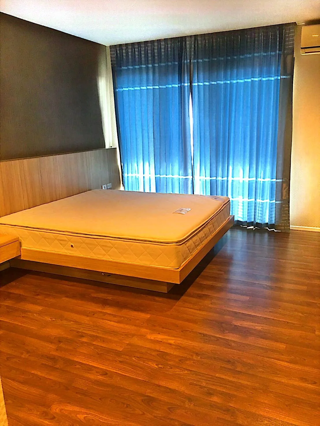 ห้องชุด กันยารัตน์ เลควิว คอนโด [ชั้น 9]