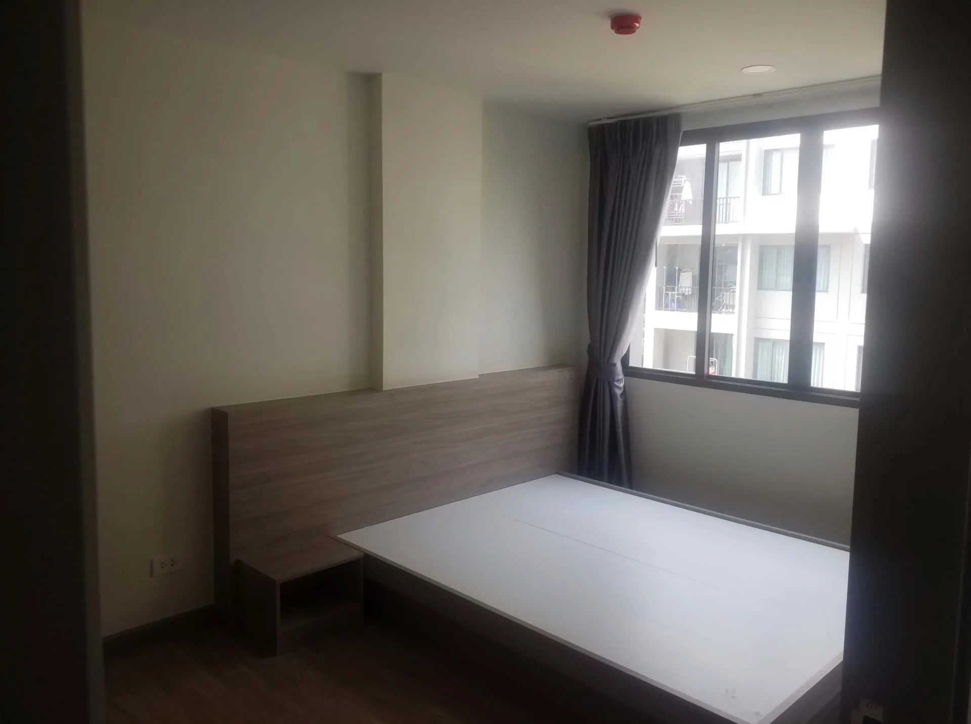 ห้องชุด โกลเด้นคอนโด แหลมฉบัง [ชั้น 4 อาคาร B]