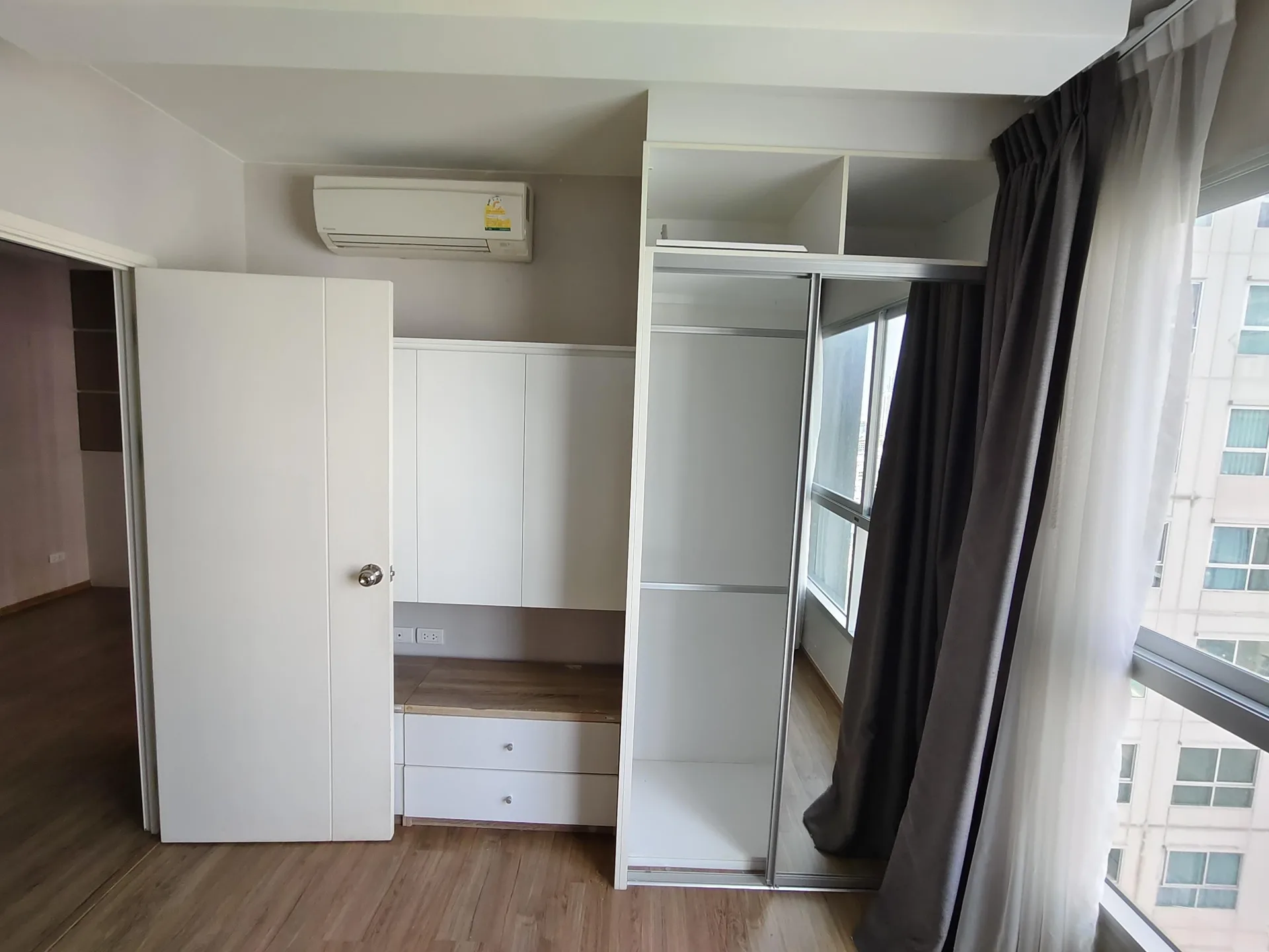 ห้องชุด ฟิวส์ จันทนื-สาทร [ชั้น 25 อาคาร B]