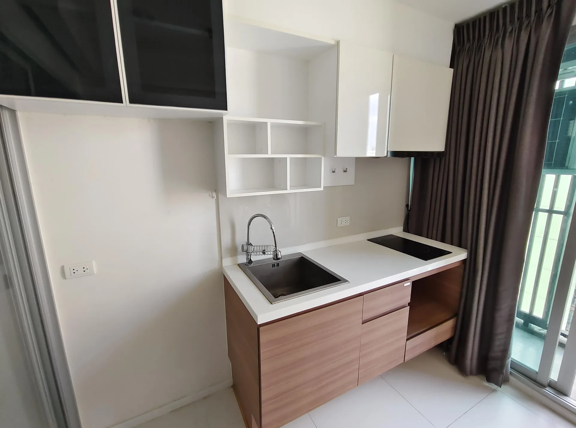 ห้องชุด ฟิวส์ จันทนื-สาทร [ชั้น 25 อาคาร B]