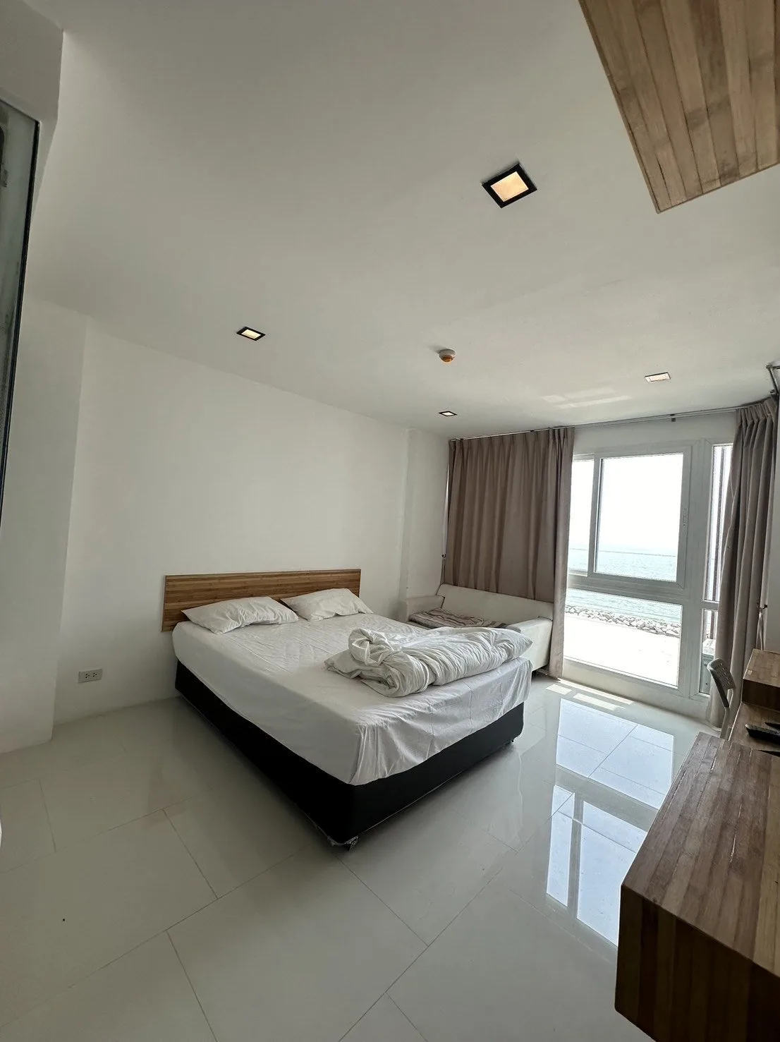 ห้องชุด ดิ อัลทิเมท ริเวอรืบีช ทาวเวอร์ [ชั้น 4]