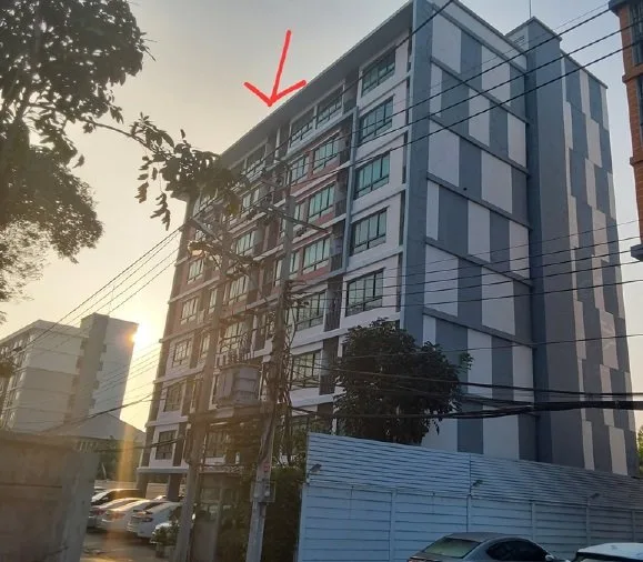 ห้องชุด สแตนด์อัพ คอนโด [ชั้น 8 ]