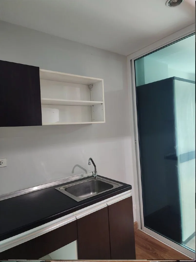ห้องชุด สแตนด์อัพ คอนโด [ชั้น 8 ]