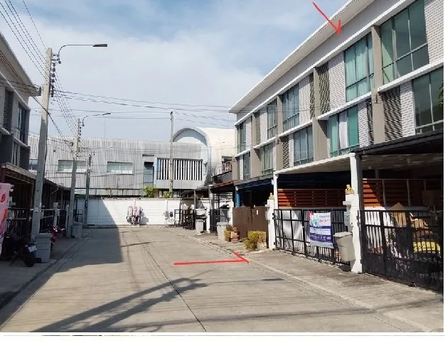 ทาวน์เฮ้าส์ พาทีโอ ลาดกระบัง-มอเตอร์เวย์ ลาดกระบัง