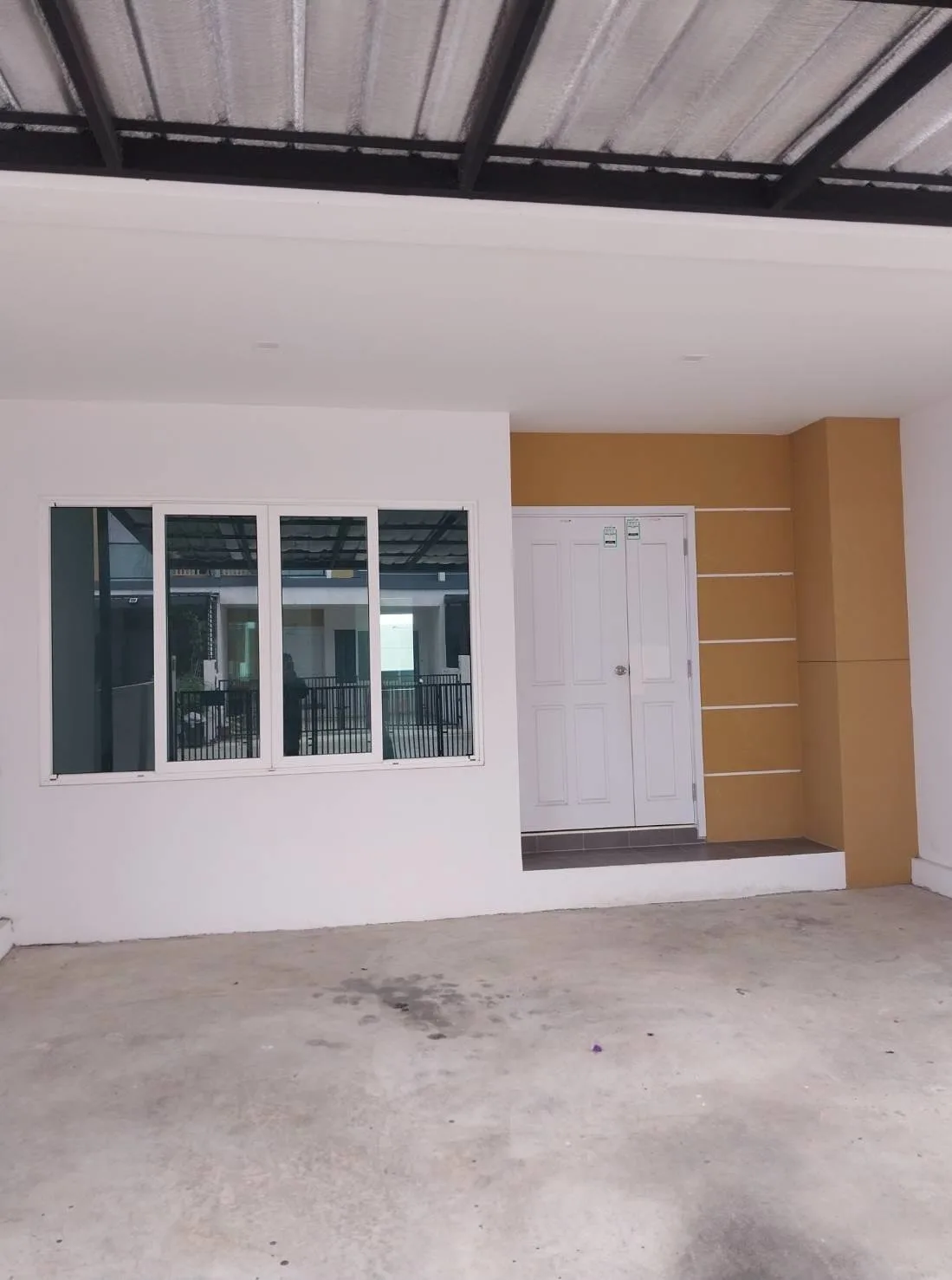 ทาวน์เฮ้าส์ บ้านร่มไม้โรจนะ บางปะอิน-อยุธยา
