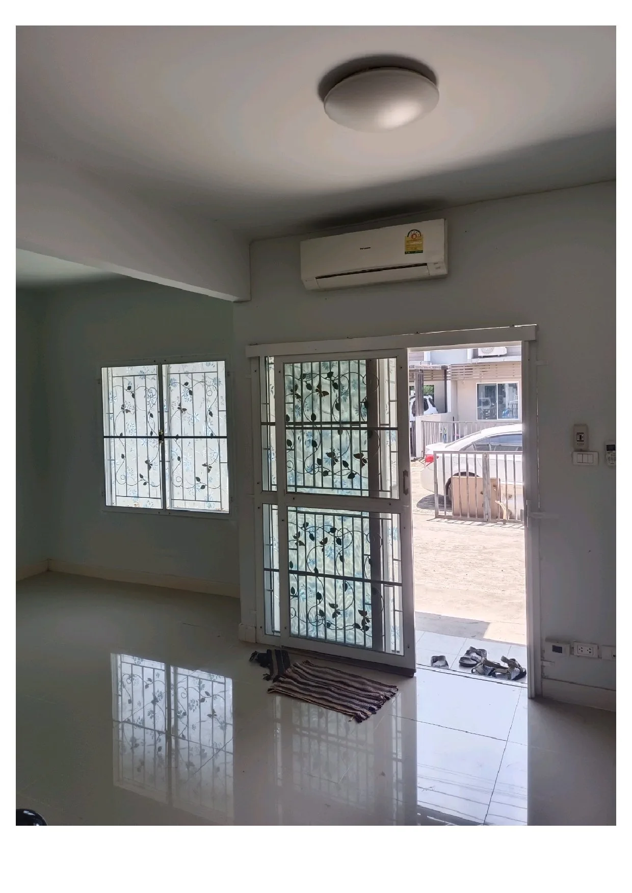 ทาวน์เฮ้าส์ อารียา กาญจนาภิเษก-ราชพฤกษ์ (ไทรน้อย) ไทรน้อย-นนทบุรี
