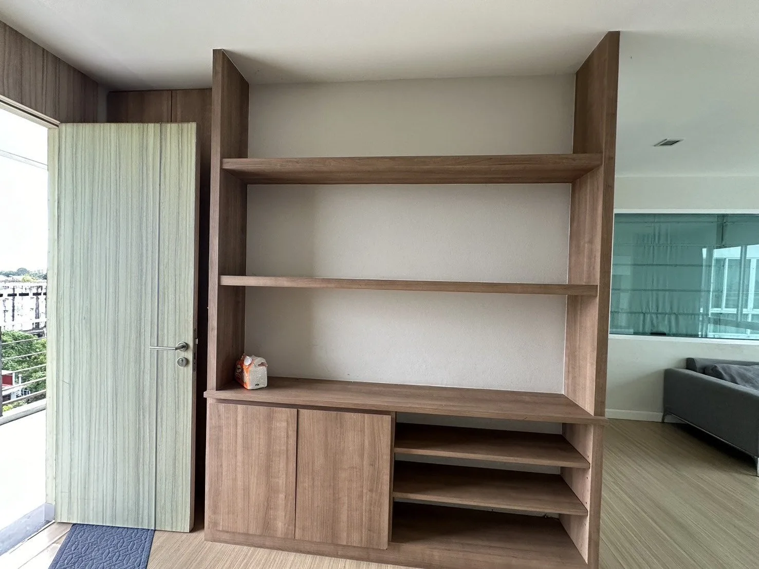 ห้องชุด เออบานี่ คอนโดมิเนี่ยม [ชั้น 8 อาคาร 1]