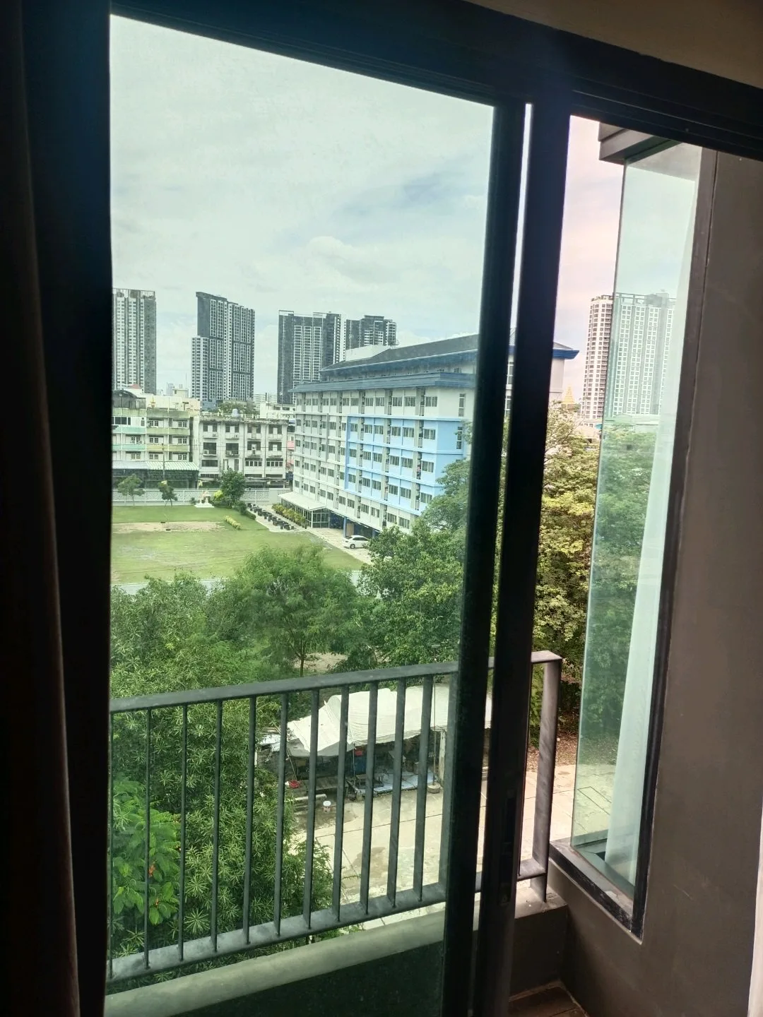 ห้องชุด เฟรช คอนโดมิเนียม [ชั้น 6 อาคาร A]