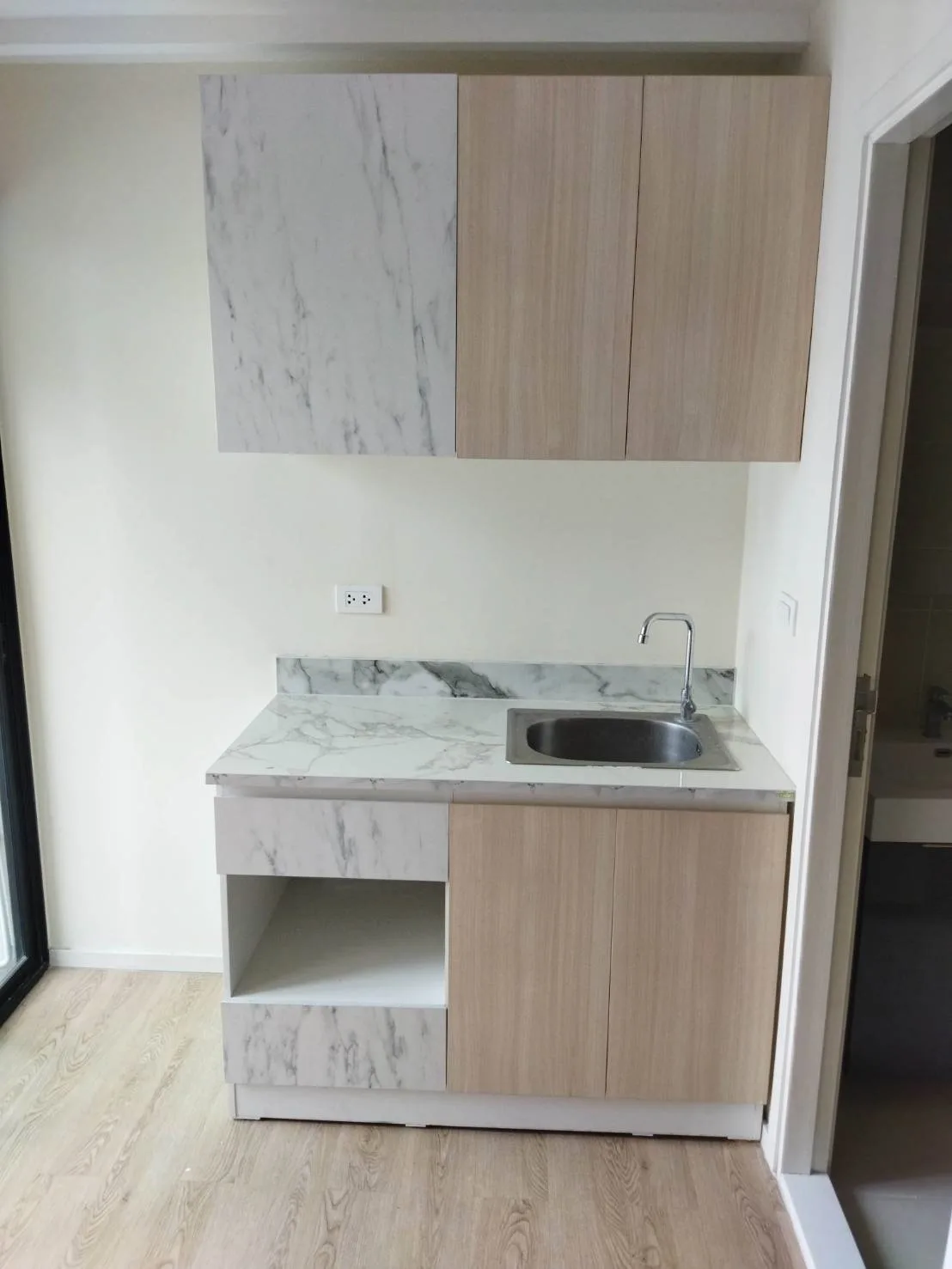 ห้องชุด โมเดิร์น คอนโด เดอะ ฟอเรสท์ [ชั้น 8 อาคาร B]