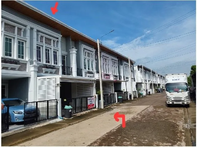 ทาวน์เฮ้าส์ โกลเด้นทาวน์ 3 บางนา-สวนหลวง ประเวศ