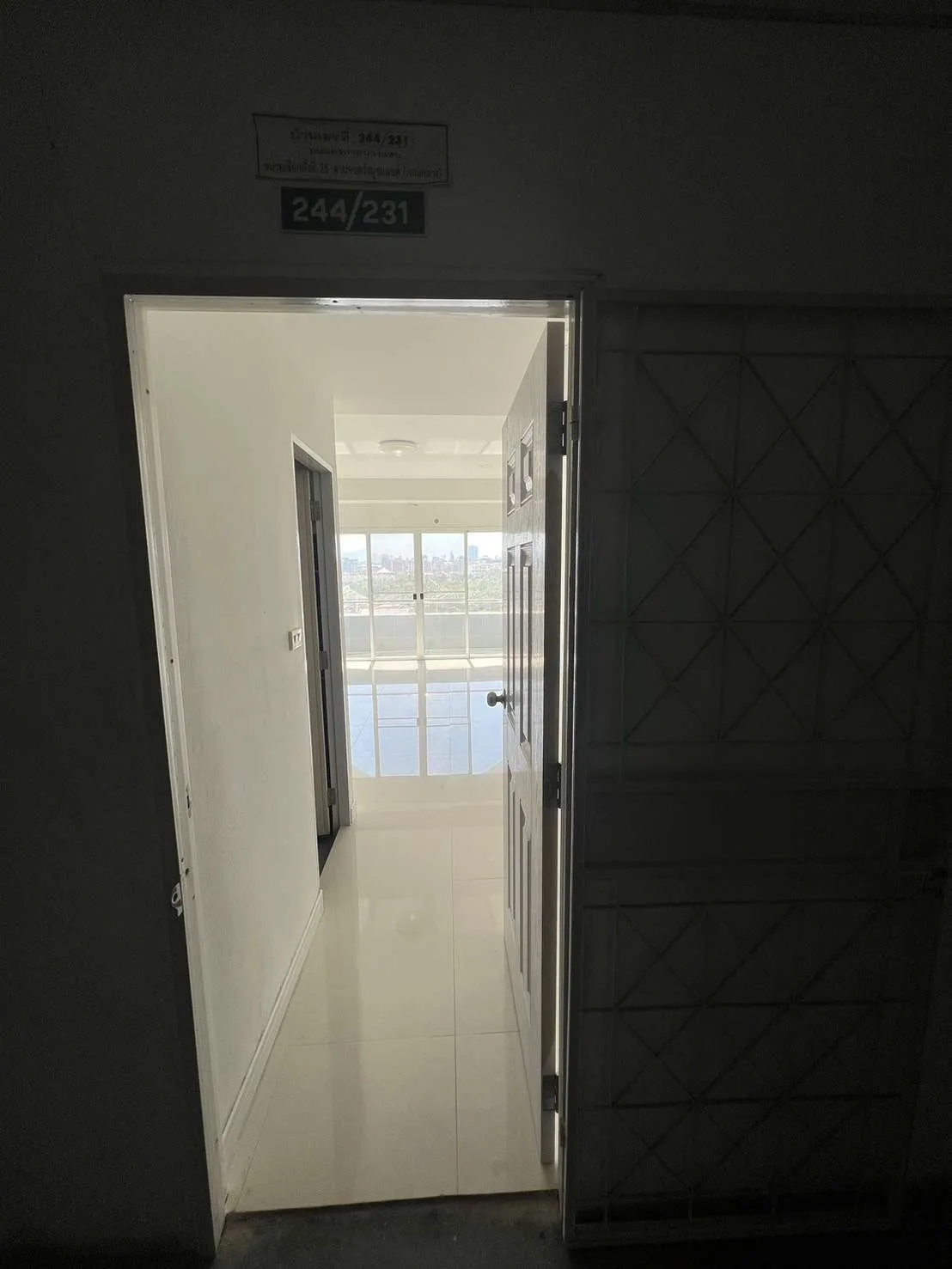 ห้องชุด วังมุขแลนด์กรุ๊ป คอนโดมิเนียม 2 [ชั้น 7]