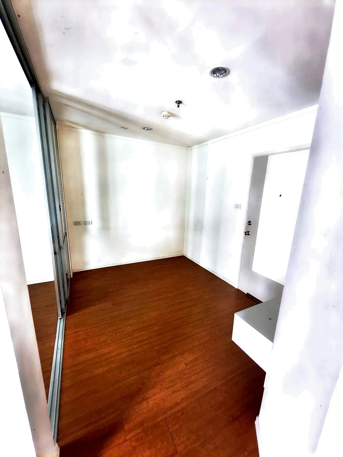ห้องชุด ลุมพินี พาร์ค รัตนาธิเบศร์-งามวงศ์วาน [ชั้น 24 อาคาร A]