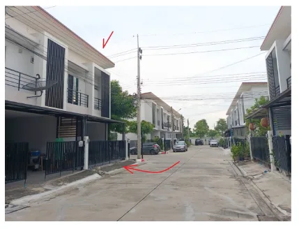 ทาวน์เฮ้าส์ โครงการ เดอะ มิราเคิล พลัส เพชรเกษม 63 โครงการ 2 กรุงเทพมหานคร