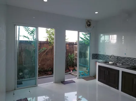 ทาวน์เฮ้าส์ โครงการ The First Home วงแหวน-ประชาอุทิศ 76 สมุทรปราการ