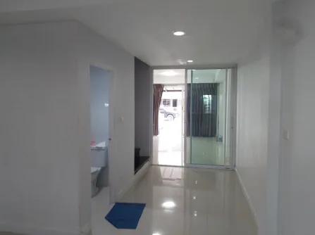 ทาวน์เฮ้าส์ โครงการ The First Home วงแหวน-ประชาอุทิศ 76 สมุทรปราการ
