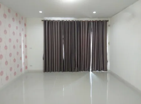 ทาวน์เฮ้าส์ โครงการ The First Home วงแหวน-ประชาอุทิศ 76 สมุทรปราการ