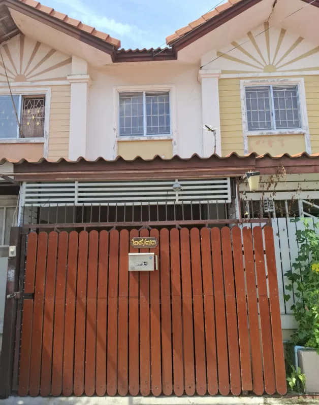 ทาวน์เฮ้าส์ โครงการ บ้านพฤกษา 38/1 นนทบุรี
