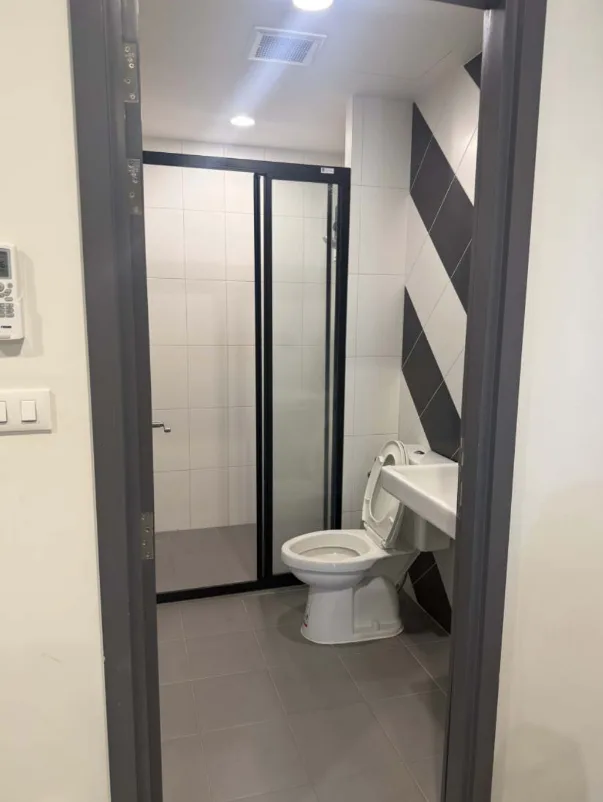 ห้องชุด โครงการ เดอะ เบส สะพานใหม่ กรุงเทพมหานคร