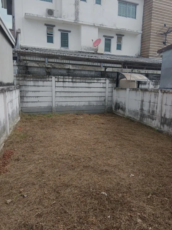 ทาวน์เฮ้าส์ โครงการ เดอะทรัสต์ ซิตี้ งามวงศ์วาน 25 นนทบุรี