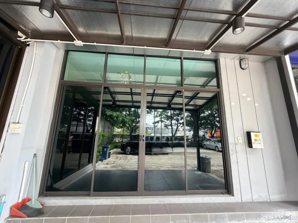 อาคารพาณิชย์ โครงการ บ้านกลางเมือง ดิอิดิชั่น บางนา-วงแหวน(บิสิเนส ดิสทริค) กรุงเทพมหานคร