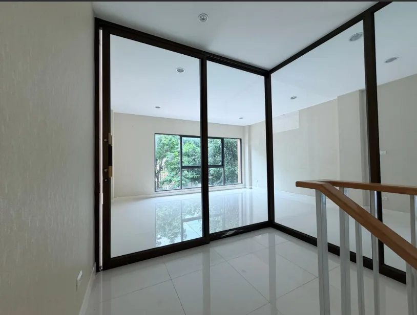 อาคารพาณิชย์ โครงการ บ้านกลางเมือง ดิอิดิชั่น บางนา-วงแหวน(บิสิเนส ดิสทริค) กรุงเทพมหานคร
